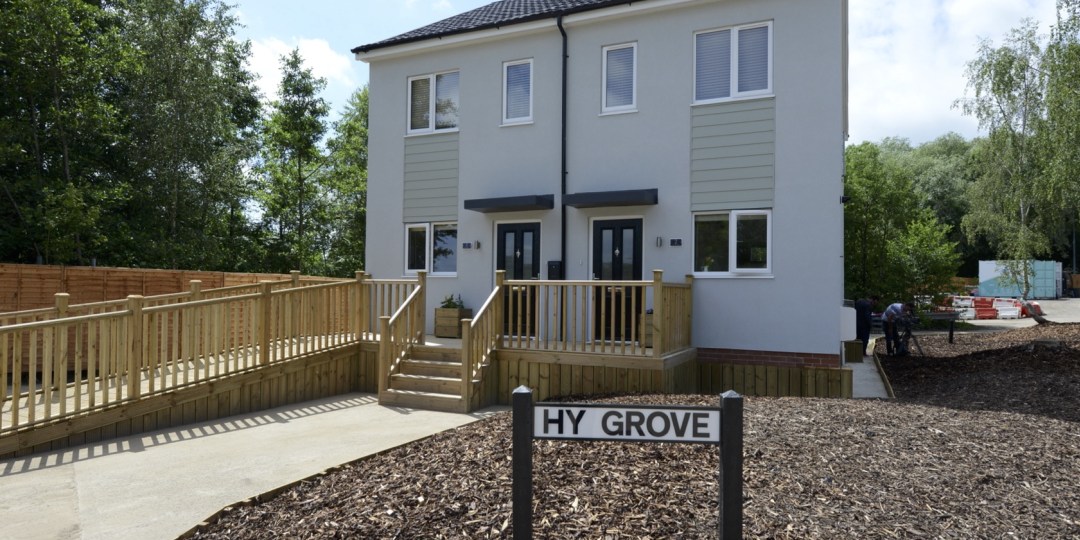 NGN’s Hydrogen Home is a demonstration home and gas grid for a 100% hydrogen future. The homes, located near Gateshead, are fitted with 100% hydrogen gas appliances including cookers, hobs, fires and boilers to give customers an insight into a hydrogen-fuelled home of the future.